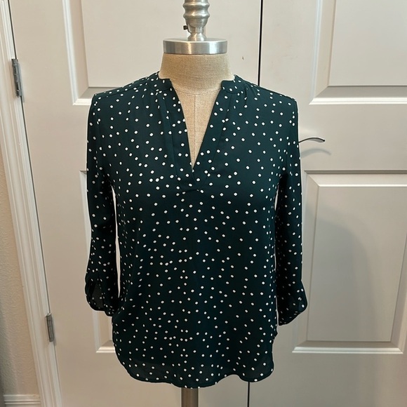 MIX BY 41 HAWTHORNE GREEN POLKA DOT BLOUSE GUC SZ XS CAREER EVERYDAY DATE NIGHT - Picture 1 of 9